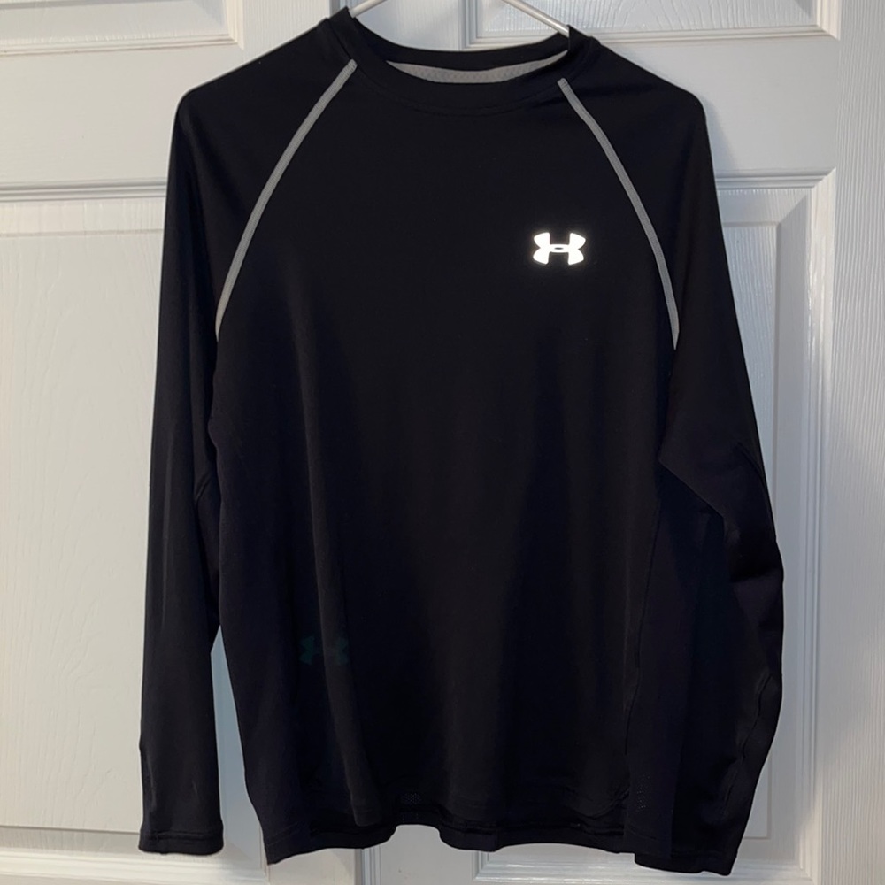 Black Under Armour long sleeve t shirt